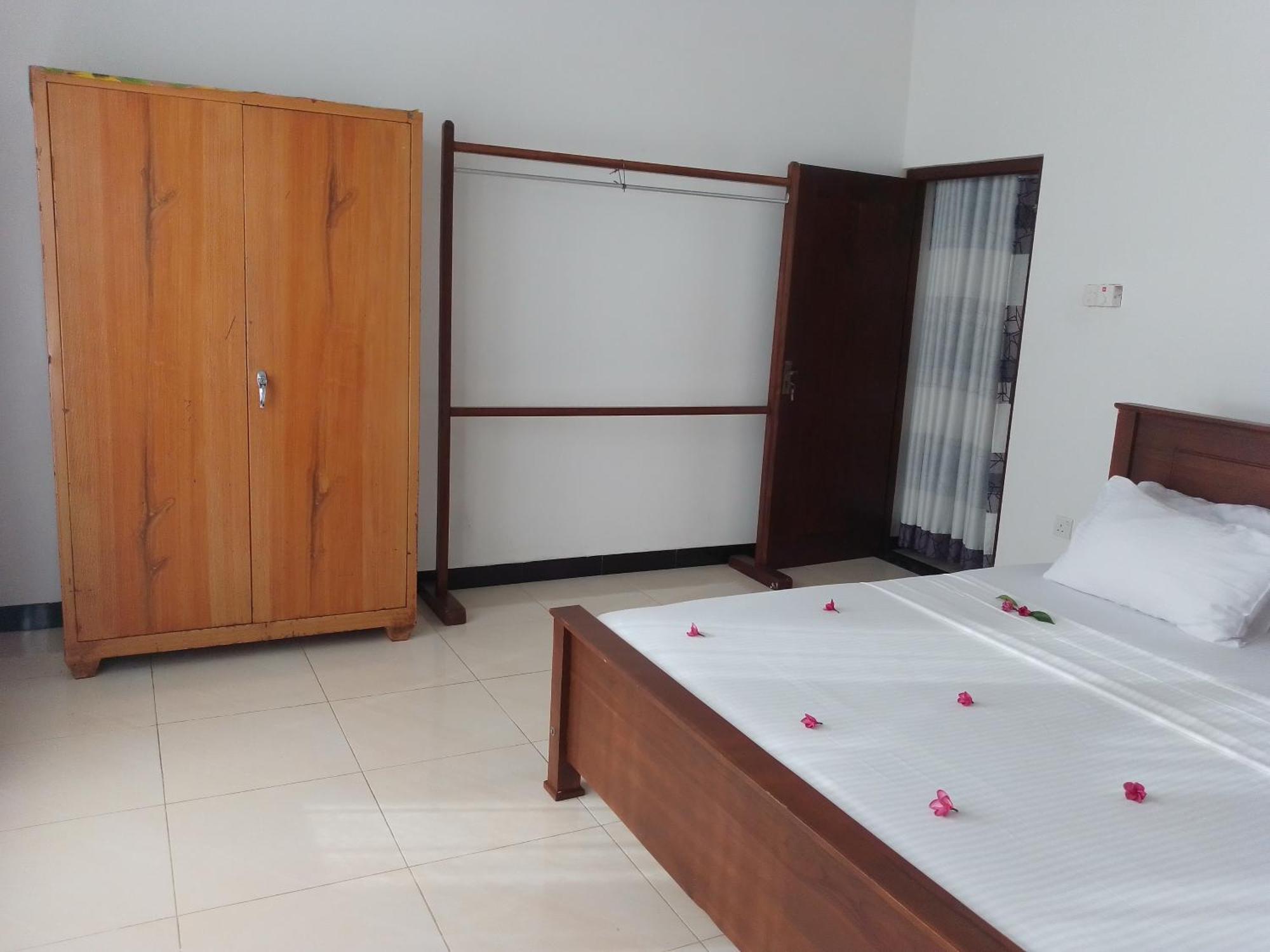 Sea & Greens Apartments Unawatuna Exterior photo
