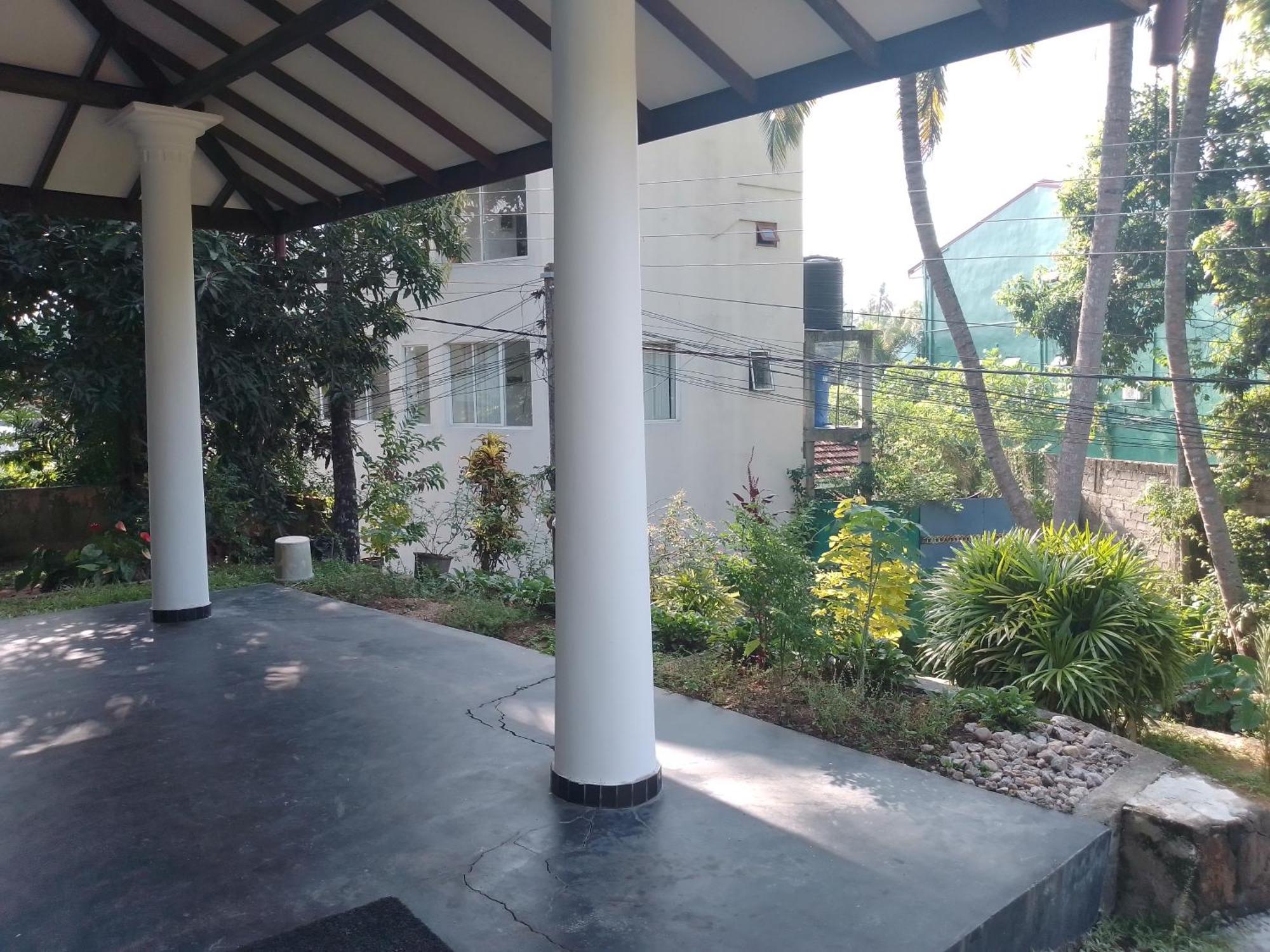 Sea & Greens Apartments Unawatuna Exterior photo